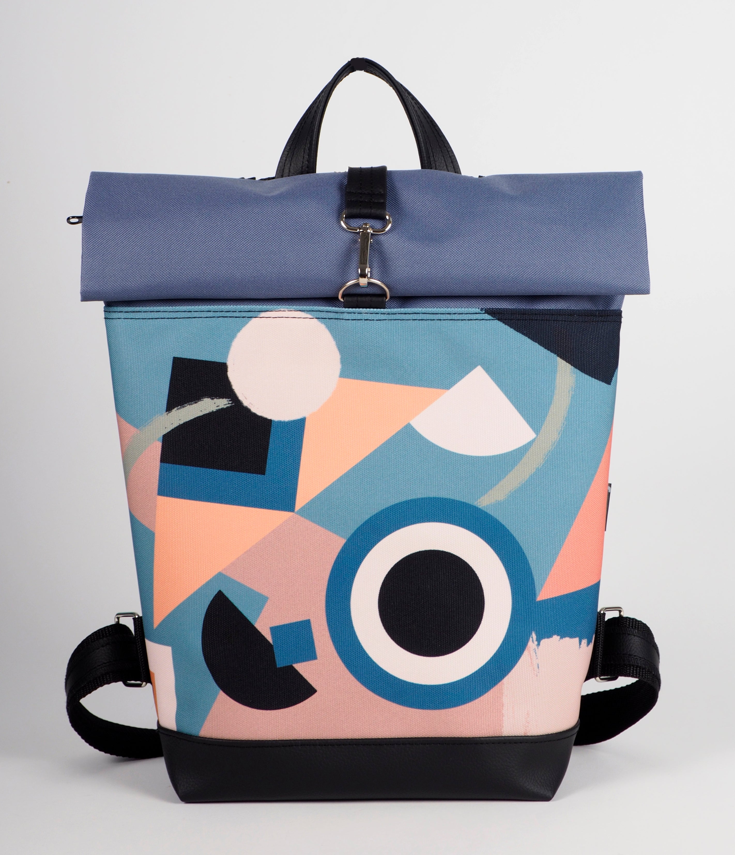 Bardo roll backpack - Blue geometric / 45.50 €
