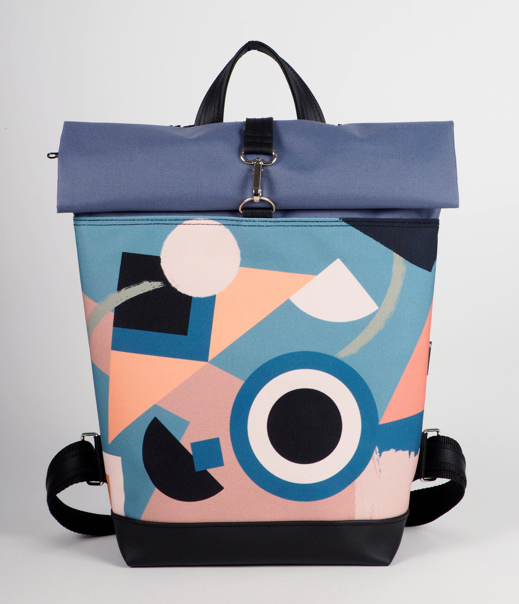 Bardo roll backpack - Blue geometric / 45.50 €