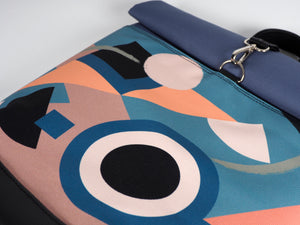 Bardo roll backpack - Blue geometric / 45.50 €