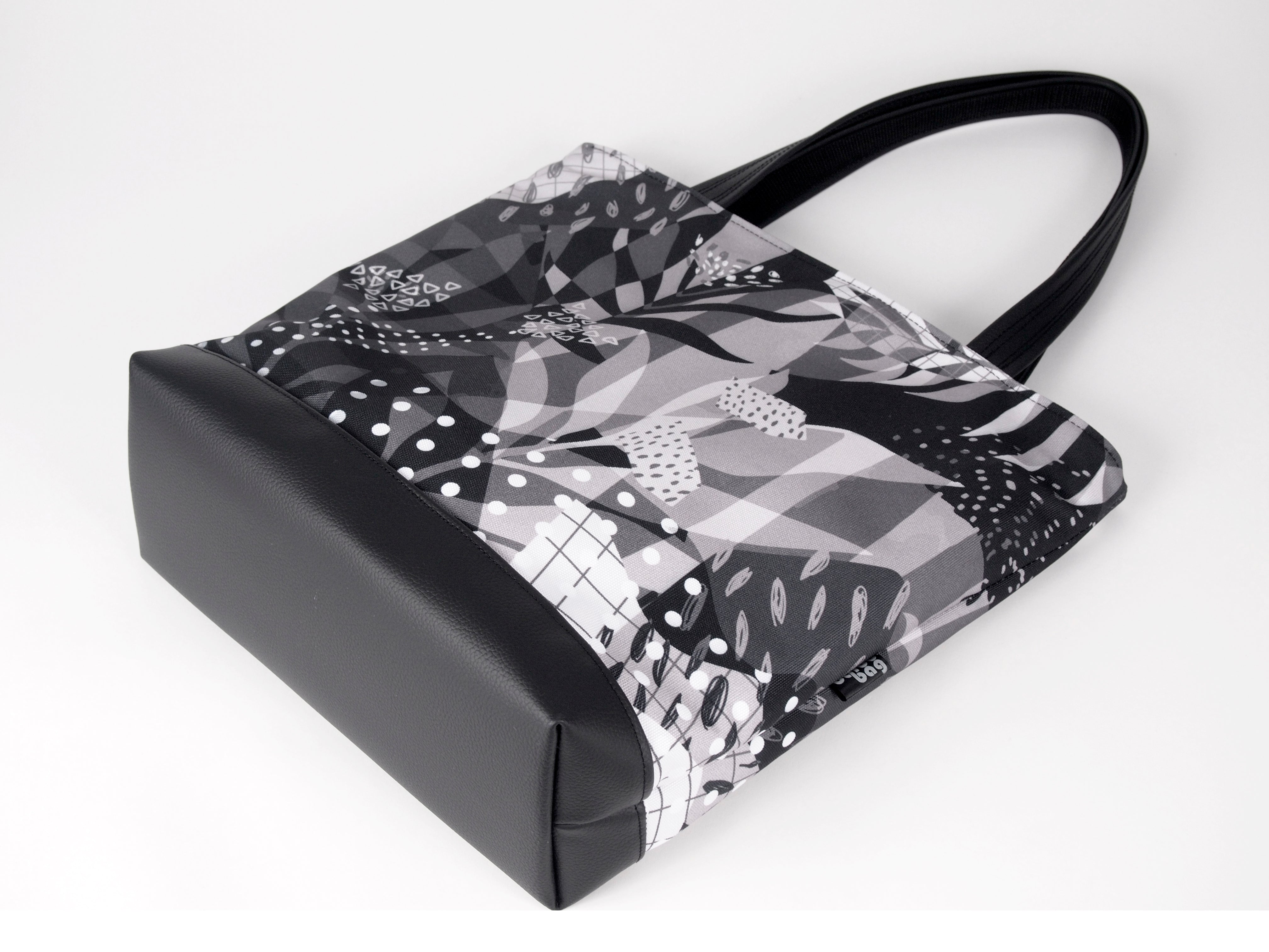 Bardo large tote bag - Secret garden - Premium large tote bag from Bardo bag - Just lvabstract, art bag, black, floral, flower, geometric abstraction, gift, green, handemade, large, nature, pink, purple, red, tablet, tote bag, tulips, vegan leather, woman, work bag80! Shop now at BARDO ART WORKS