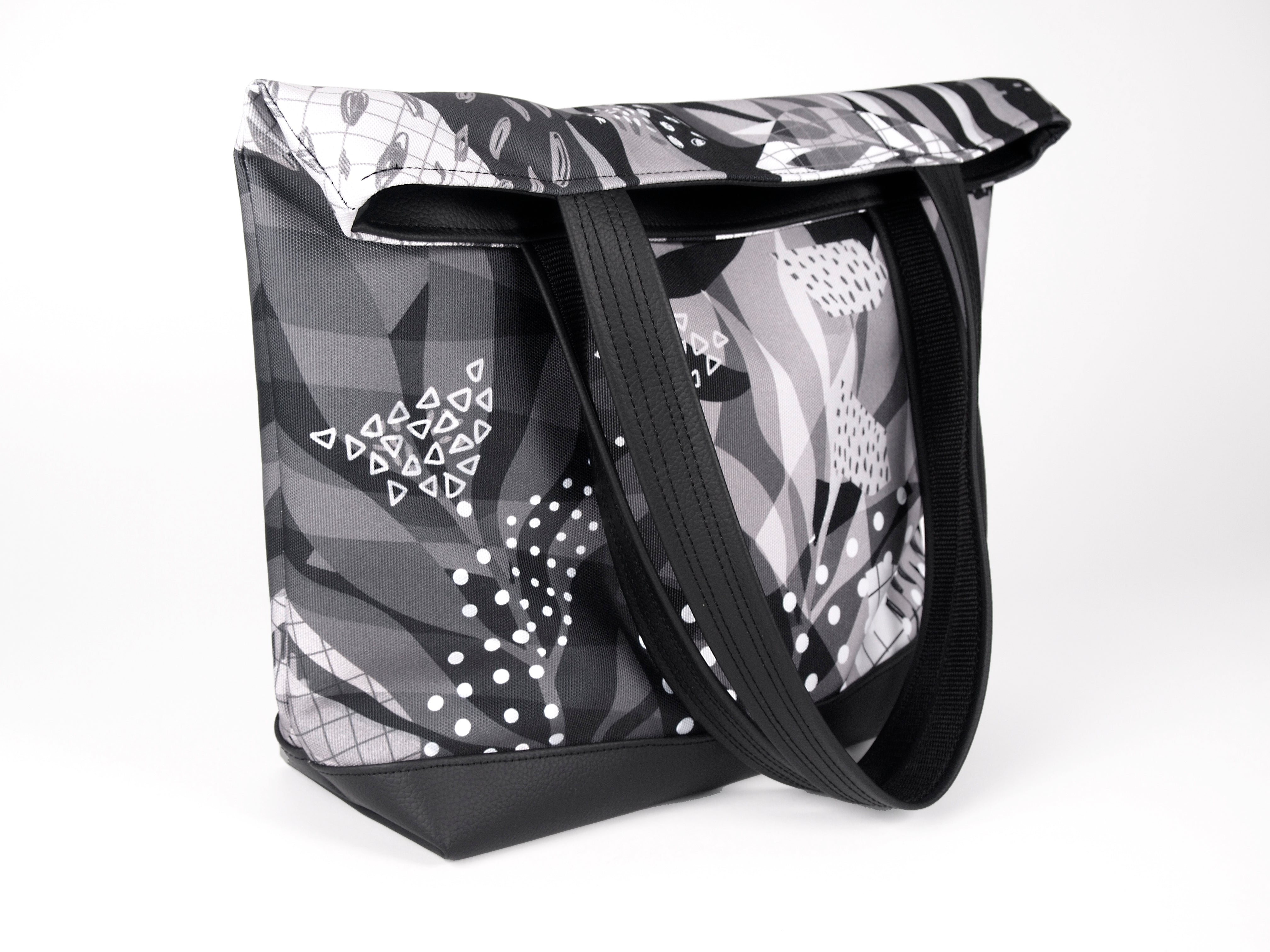 Bardo large tote bag - Secret garden - Premium large tote bag from Bardo bag - Just lvabstract, art bag, black, floral, flower, geometric abstraction, gift, green, handemade, large, nature, pink, purple, red, tablet, tote bag, tulips, vegan leather, woman, work bag80! Shop now at BARDO ART WORKS