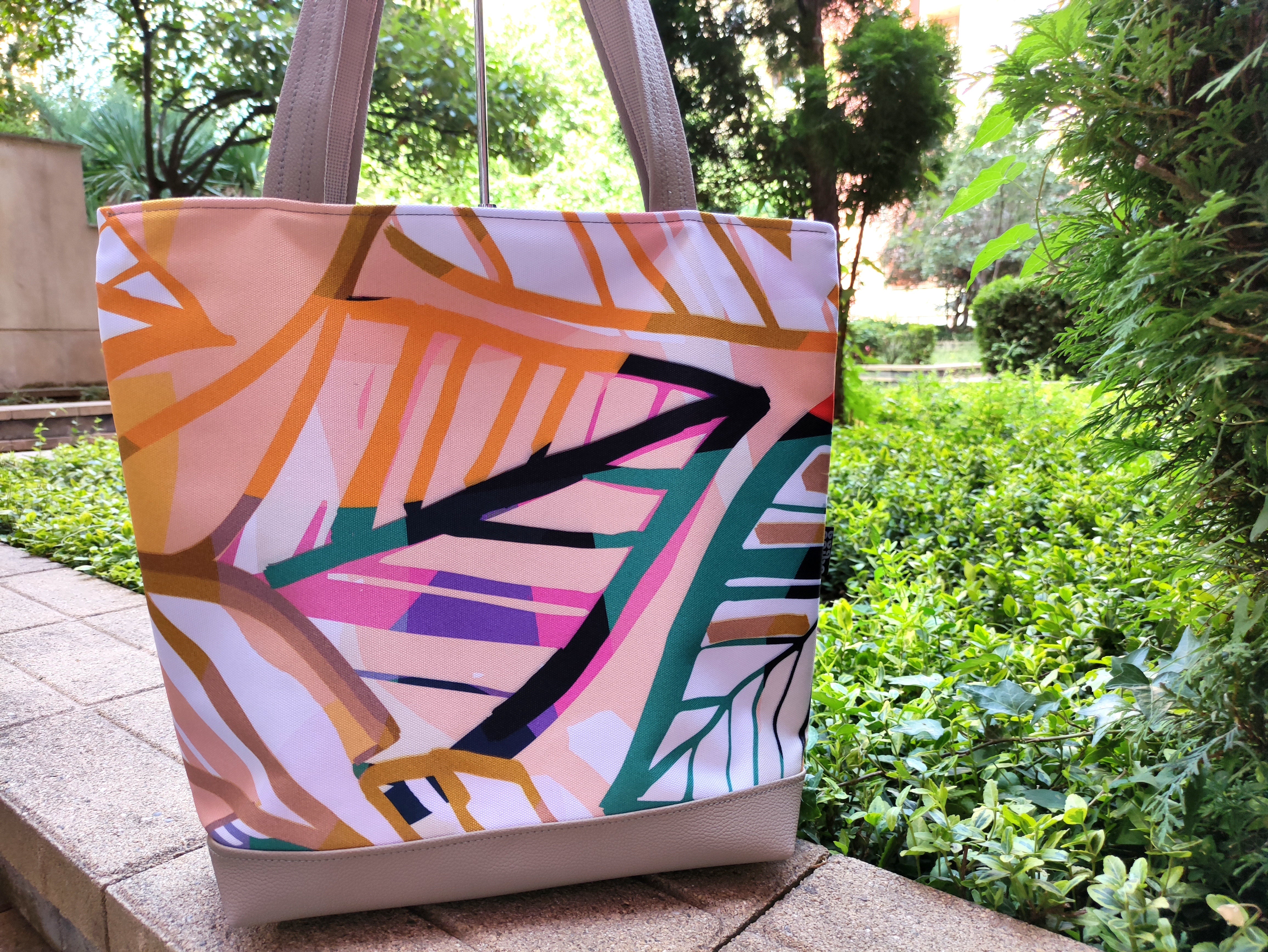 Bardo large tote bag - Havana - Premium large tote bag from Bardo bag - Just lvabstract, art bag, black, floral, flower, geometric abstraction, gift, green, handemade, large, nature, pink, purple, red, tablet, tote bag, tulips, vegan leather, woman, work bag89! Shop now at BARDO ART WORKS